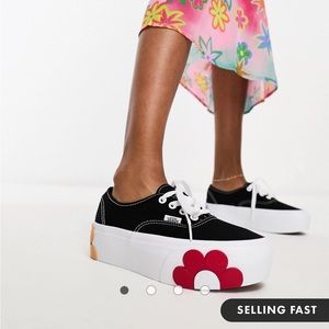Vans Platform Stackform Floral Flower Black Sneaker